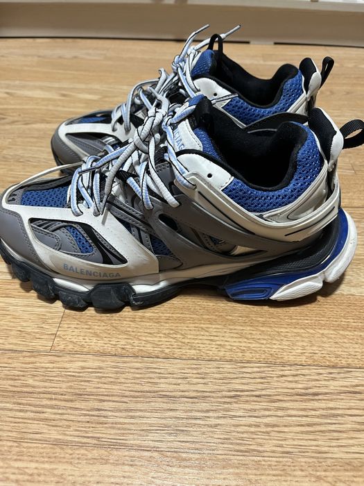Balenciaga track 1