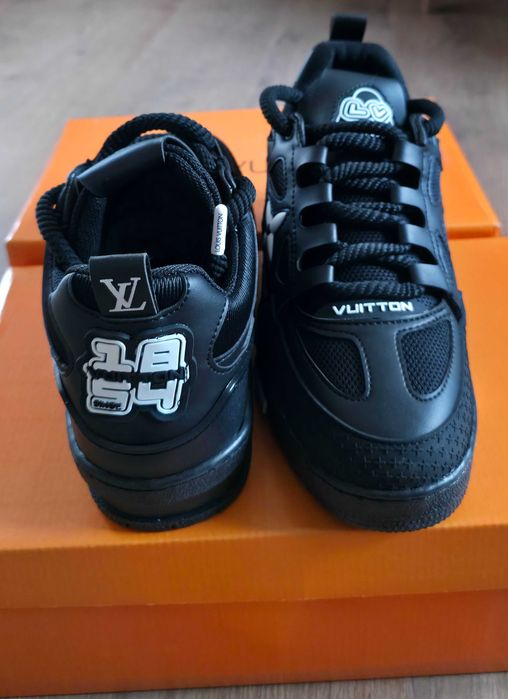 Мъжки сникърси цветове черно и бяло Louis Vuitton