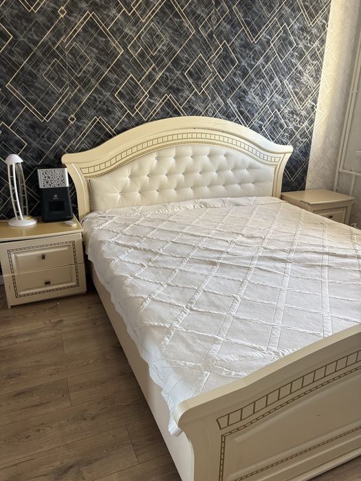 Кровать с тумбой