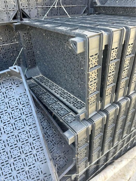 Касетки 1.50лв. до 5лв  И Кашони - банани 1.00лв до 2.00лв