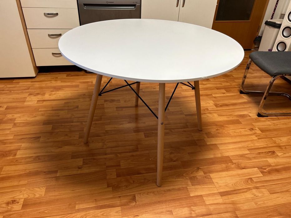 Masa dining/bucatarie