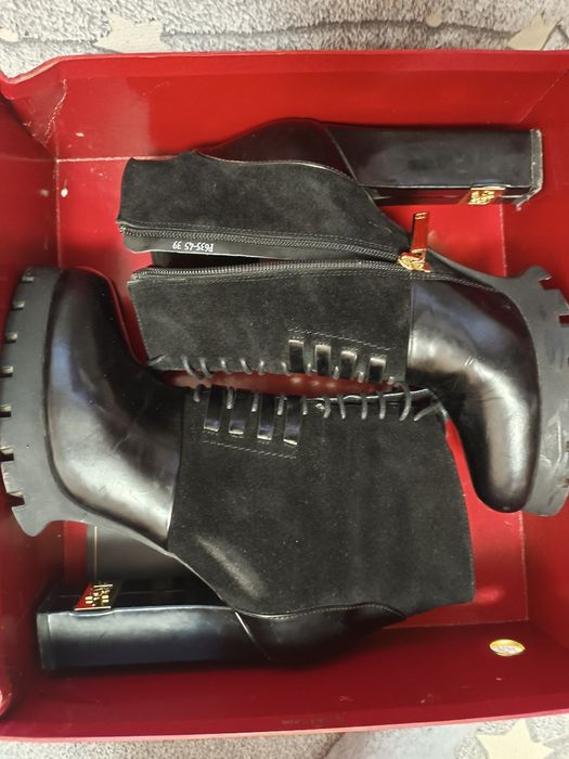 Продам ботильоны женские