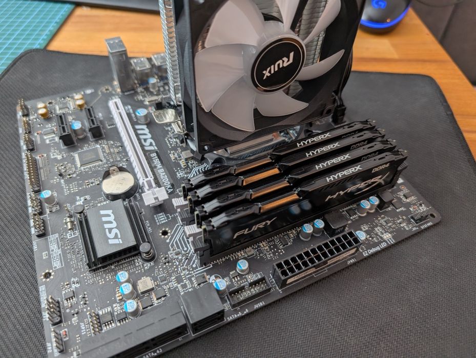 32GB (4×8GB) DDR4 HyperX Fury 2133MHz CL14.