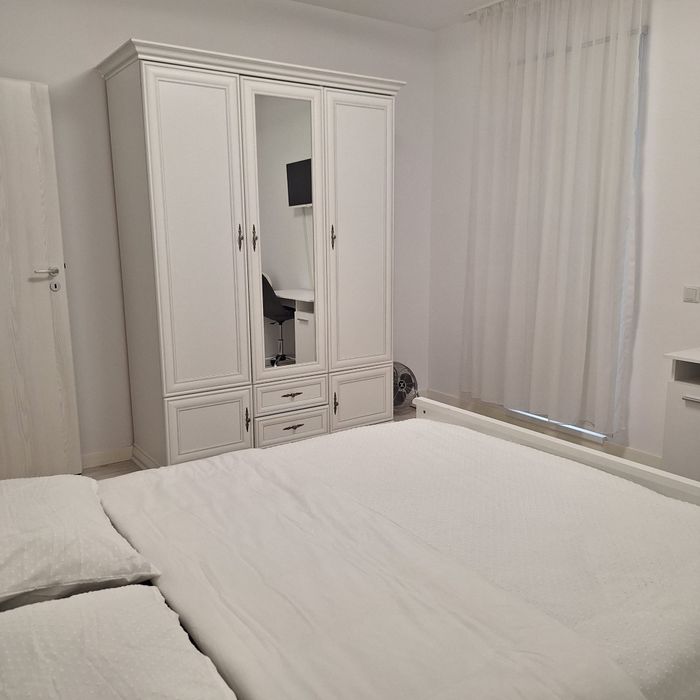 Inchiriez Casa superba