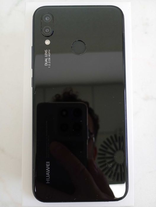 Продавам Huawei P20 lite