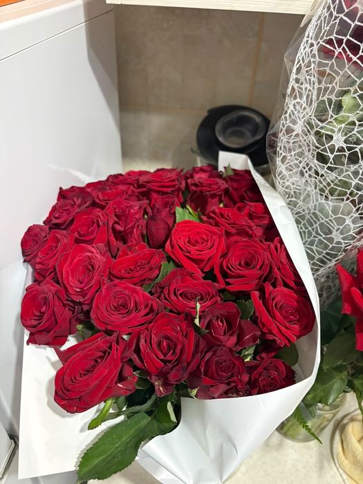 Продам срочно цветы розу за 5000тг