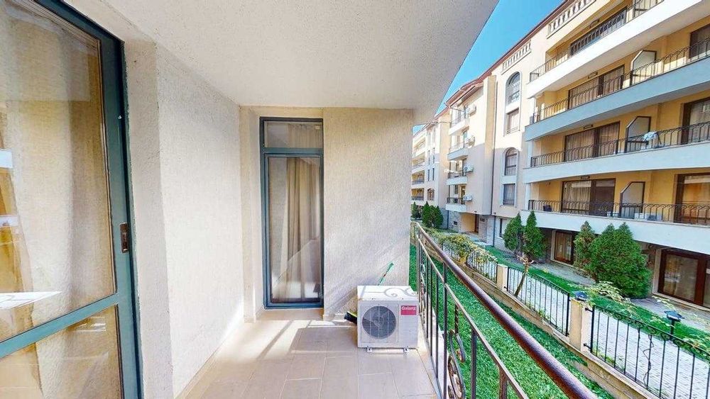 Продава се Двустаен апартамент в к.к. Слънчев бряг - 63 кв.м за 559 €/кв.м - Снимка #10