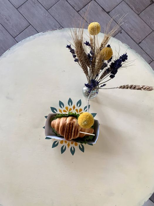 Продам дизайнерской покраски Стол