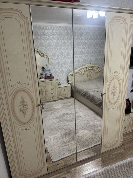 Спальный гарнитур