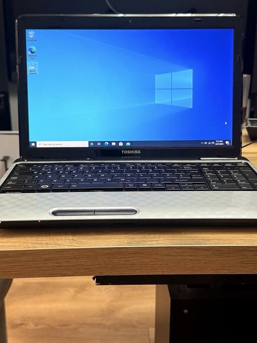 Лаптоп Toshiba Satellite – AMD A4 / 6GB RAM / Windows 10