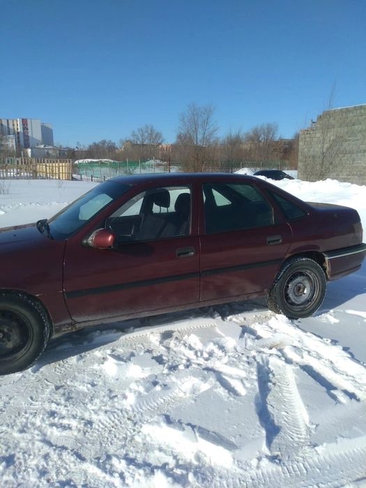 Машина Опель 1993