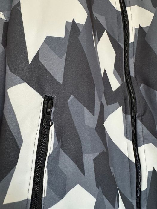 Geacă Columbia Titanium cu model de camuflaj geometric -M