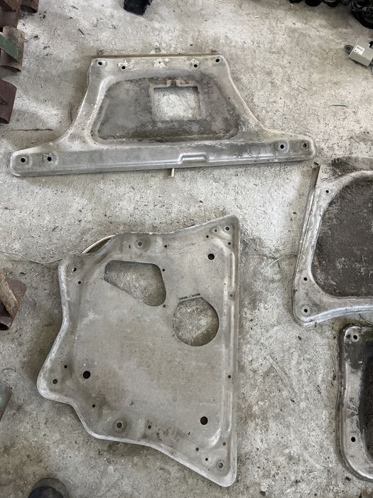 Scut motor metalic aluminiu bmw e90 e60 e70 e65 e46 e53 f10