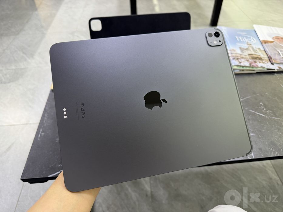 Продам iPad Pro M4 с клавиатурой