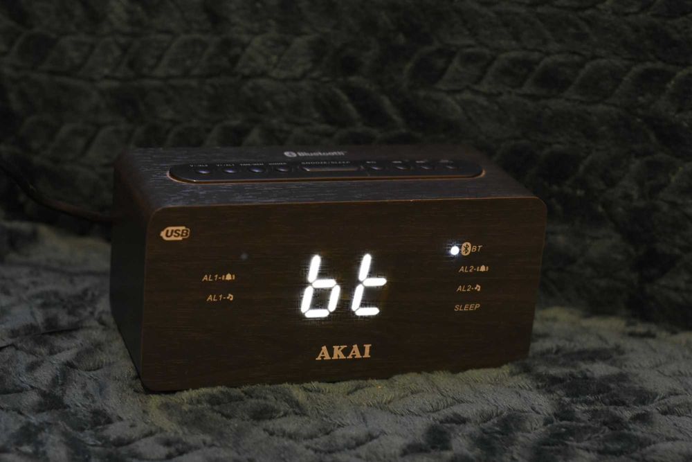 Radio Akai cu bluetooth