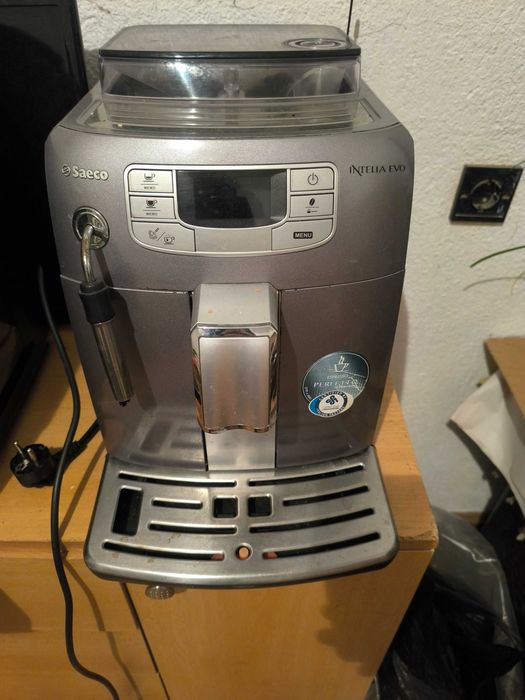 Кафе автомат saeco intelia evo
