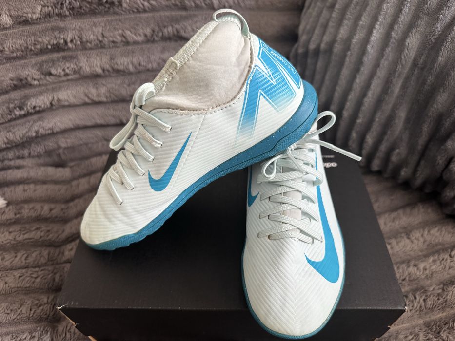 Ghete fotbal marimea 35
