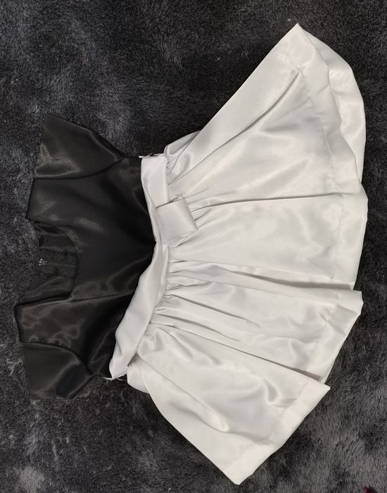 Лот  рокли 6-9м.