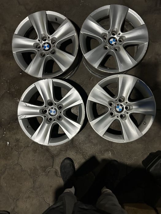 Продам  комплект шин и дисков