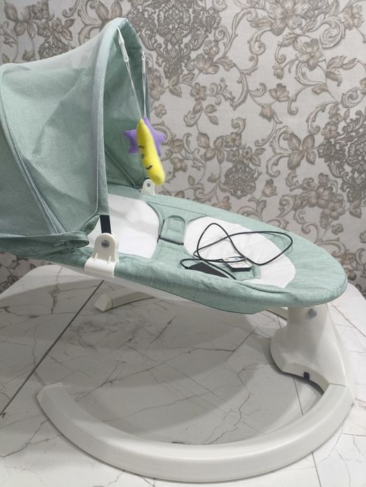 Продам шезлонг для малыша