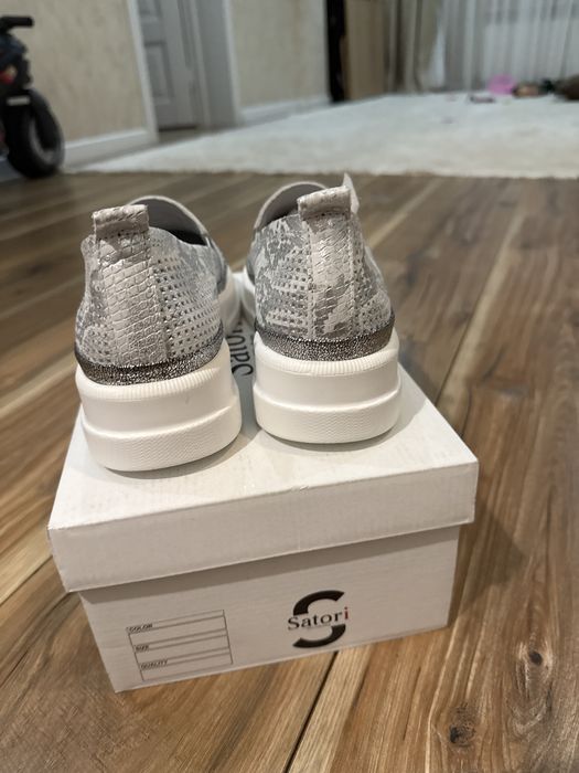 продам туфли новые  женские