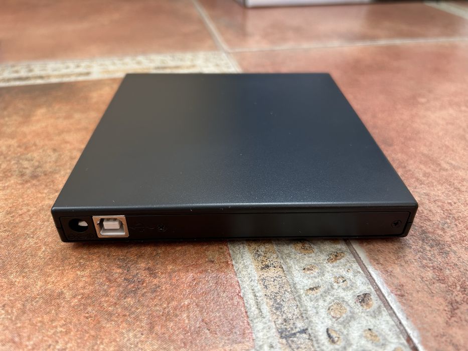 Преносим USB 2.0 външен CD/DVD драйв