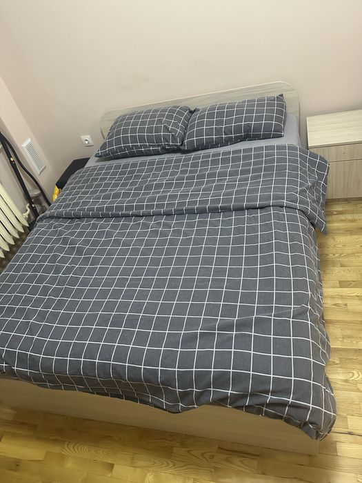 Спалня  с подматрачна рамка и матрак