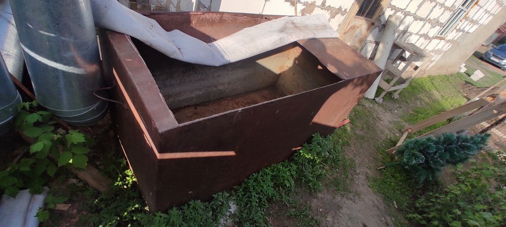 чан большой металлический
