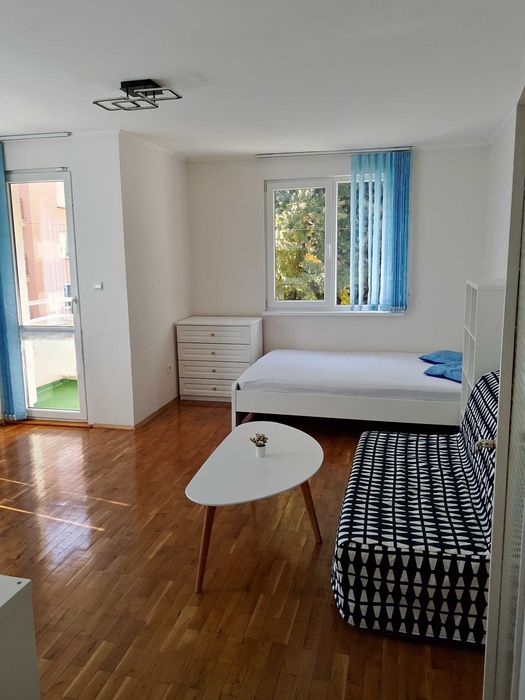 Дава се под наем Едностаен апартамент в София, Хладилника - 43 кв.м за 540 € - Снимка #1