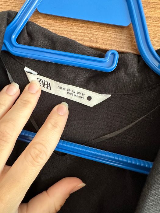 Черно преходно яке с бродерия