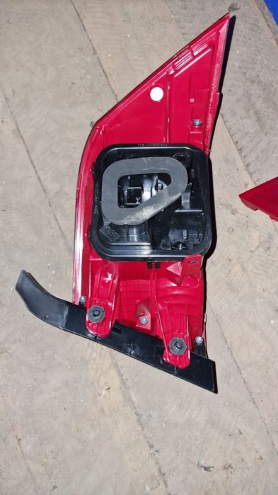 Stopuri spate vw passat B7