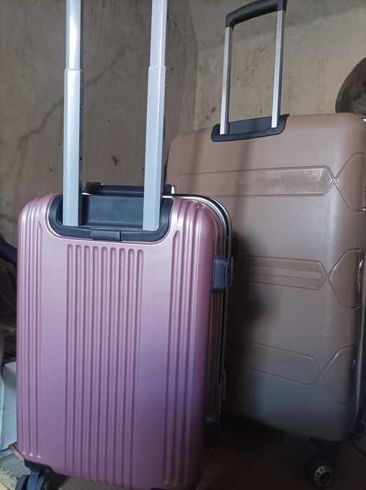 Куфар голям и малък твърди