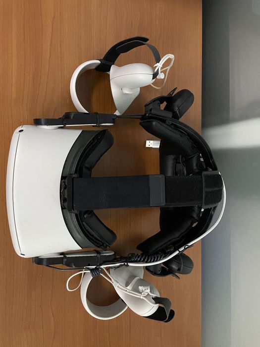 Oculus/Meta Quest 2, 64GB, VR complet, accesorii extra