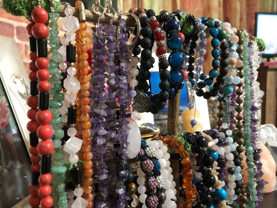 Продавам колиета и гривни