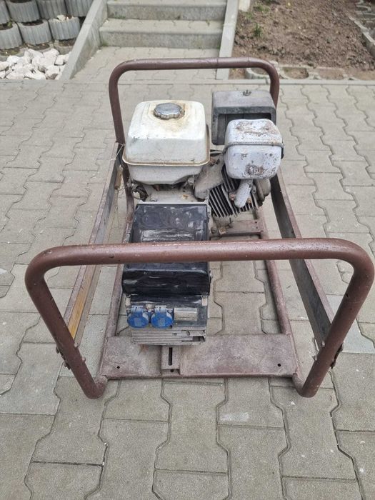 Vand generator de curent monofazat AGT-Honda AGT 7201 HSB