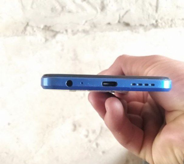 Tecno pova 4 8/128gb 6000 mah