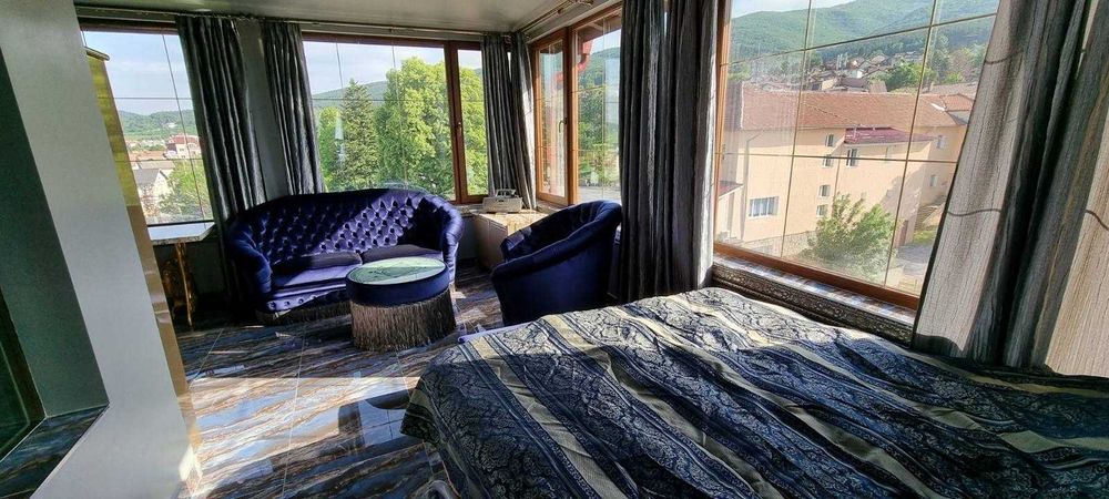 Дава се под наем Тристаен апартамент в София, Симеоново - 166 кв.м за 1300 € - Снимка #3