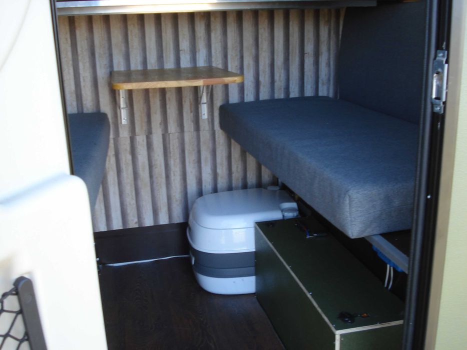 Кабина за кемпер, каравана пикап или бус