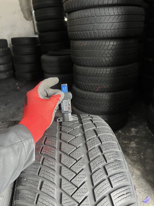 4 anvelope iarna 235/45/18 Vredestein DOT 2022 !