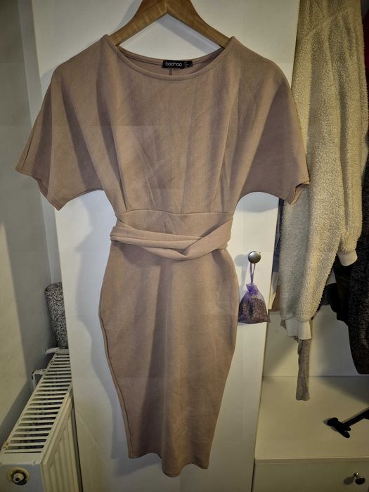 Rochie Bohoo roz pudrat