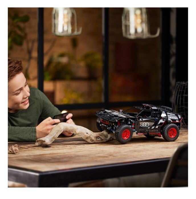 LEGO: Audi RS Q e-tron Technic 42160