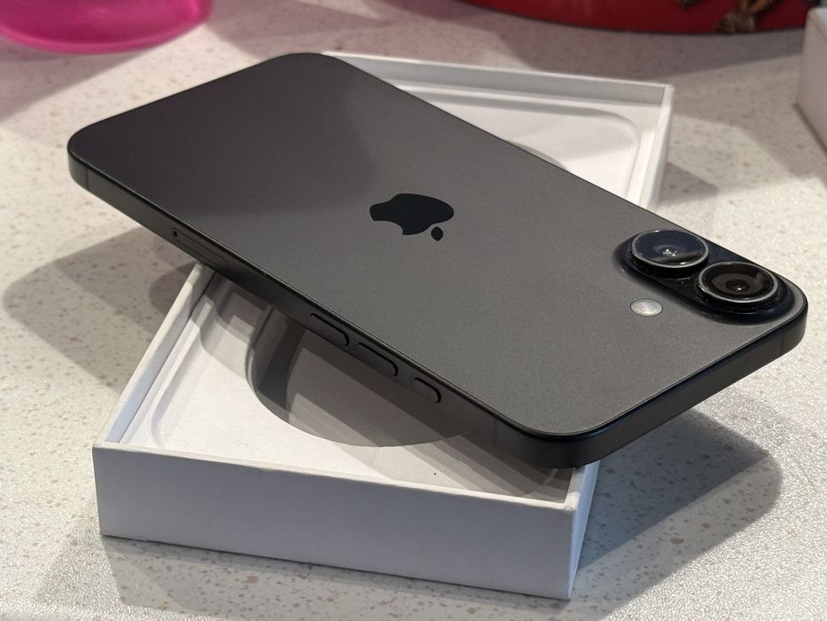 iPhone 16 128GB Black – Като НОВ, 91% Батерия.