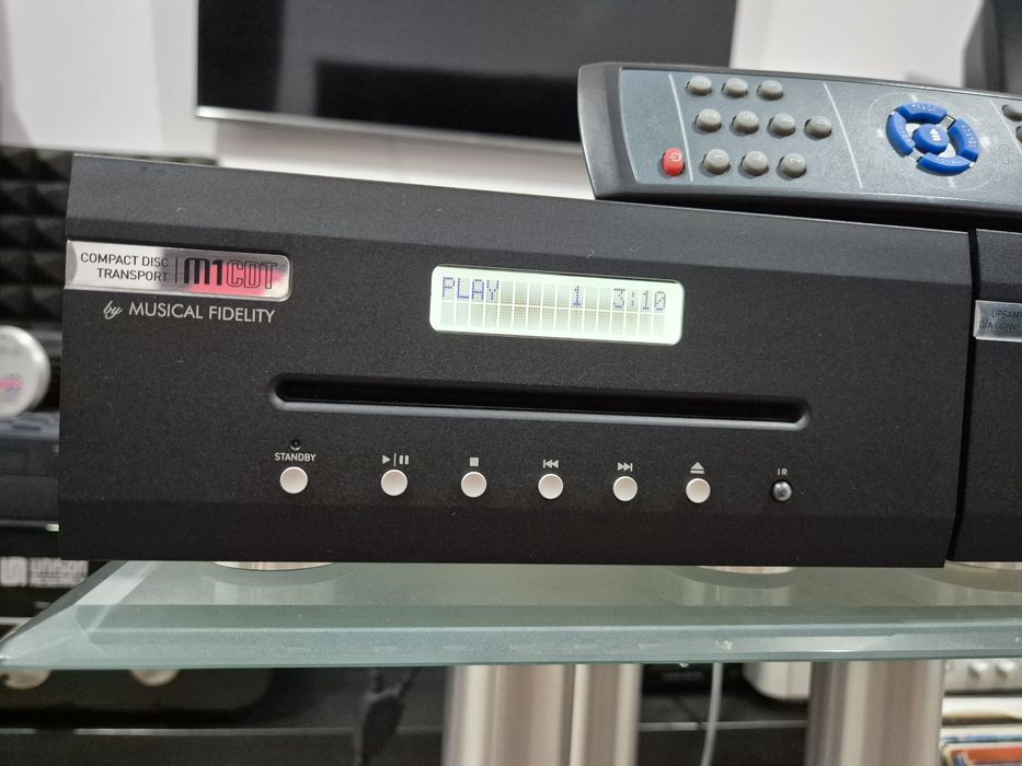 Musical Fidelity M1 DAC si M1 CDT cd player