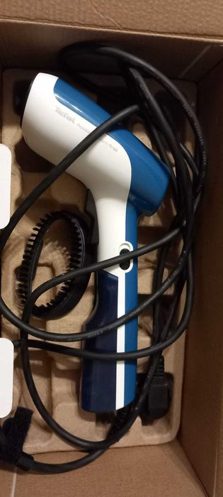 Aparat de calcat vertical cu abur Tefal Access Steam First