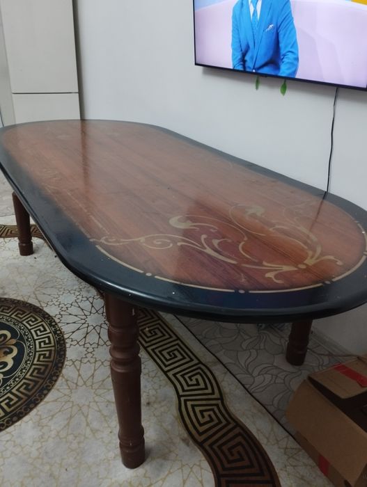 Стол деревянный гостевой