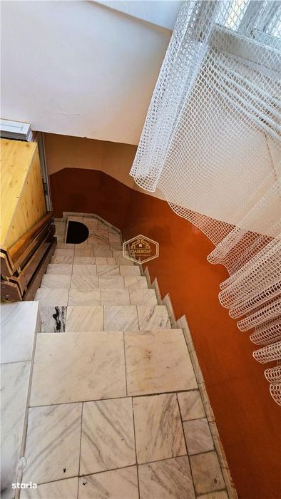Central | 3 camere decomandate + curte proprie de 35 m² | Etaj 1