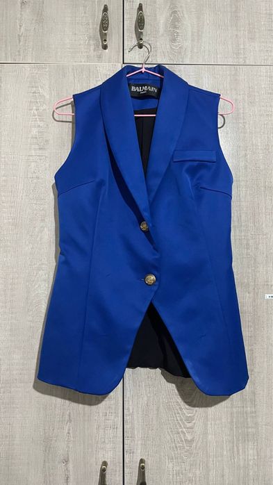 Синяя жилетка