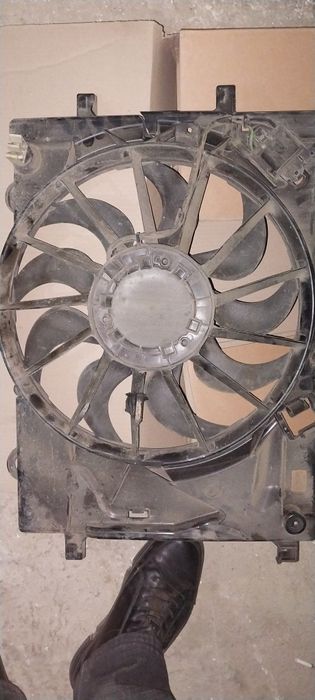 Продам боковина, левое крыло, вентилятор