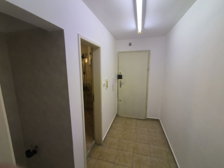 Отдава под наем Ателие