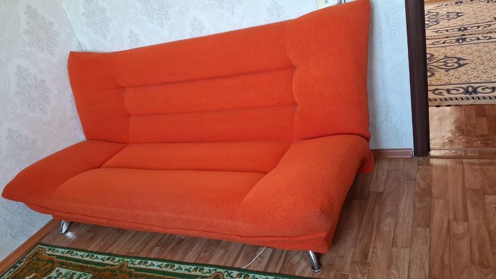 Диван харошем состояние